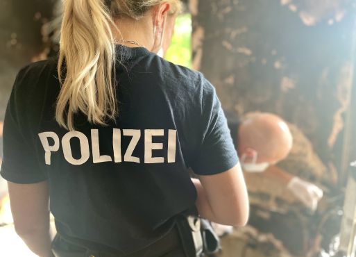Brandermittler am Einsatzort